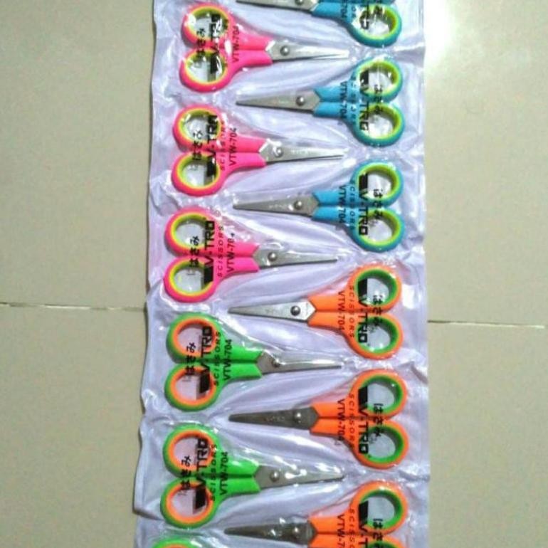 

New Arrival Gunting Renteng Warna Isi 12Pcs New Arrival