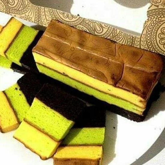 

JH8 [2in1] Kue Lapis Surabaya/Spikoe Brownies Pandan Premium