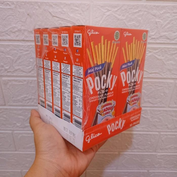 

Cri Pocky Minipack 21G X 10 Pcs Biskuit Cokelat Cemilan Krim Strawberry Cookies