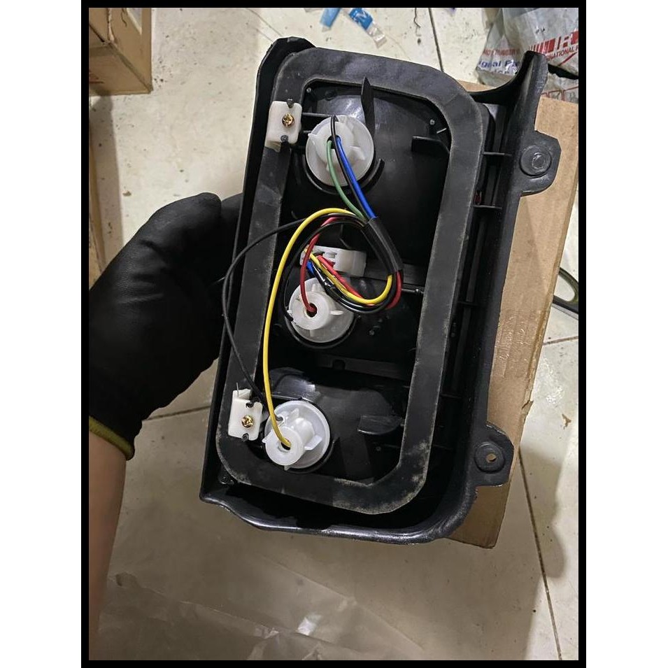 TERMURAH STOP LAMP LAMPU STOP LAMPU BELAKANG L300 WAGON NEW 1987-1994 BAGIAN KIRI ORI DMAC 