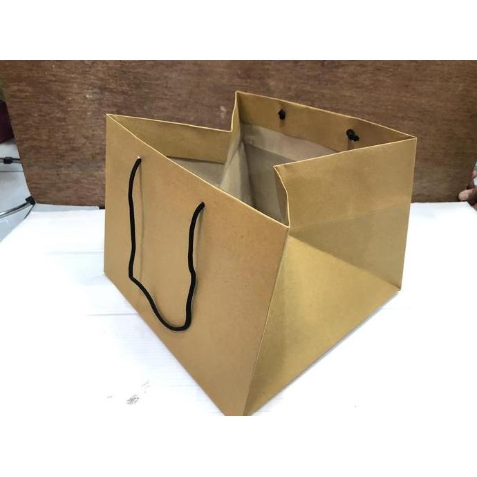 

~~~~~] Paperbag 24x24x25cm/ tas kertas/ goodie bag/ tas makanan kotak/ tas