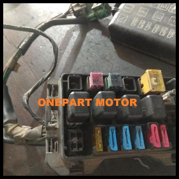 HOT DEAL FUSE BOX SEKERING SEKRING SIKRING TARUNA ORIGINAL 