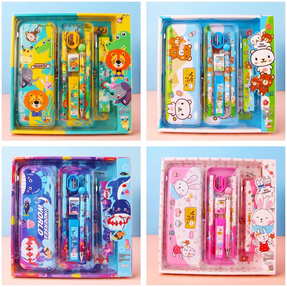 

SET ATK GIFT BOX KIDS ANAK MOTIF ANIMAL RABBIT OCEAN BEAR PENSIL PENGGARIS PENGHAPUS RAUTAN / 1 SET PENCIL HADIAH HAMPERS WARNA WARNI RULER ERASER PENGSERUT CUTE LUCU P10 DiM
