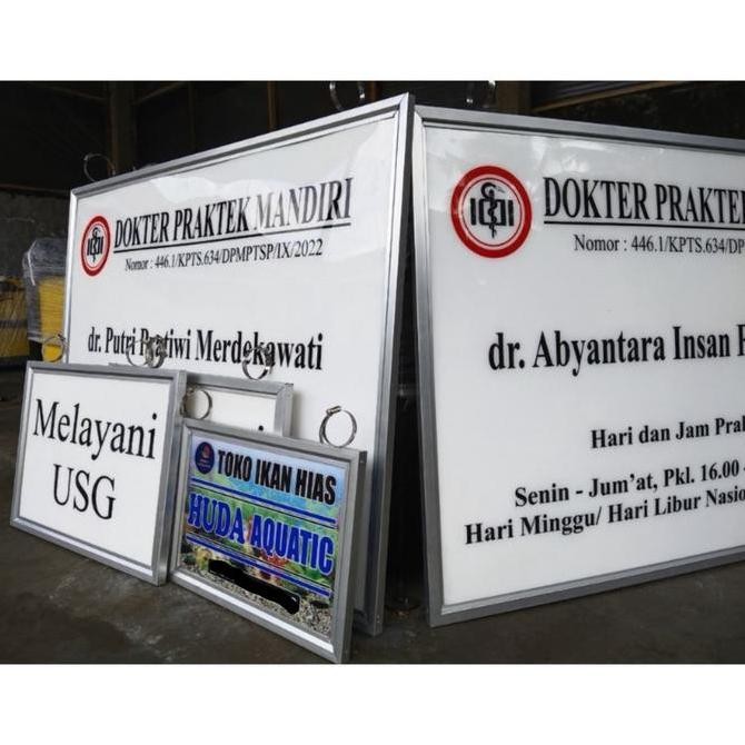 

Cod, Plang Acrylic / Papan Dokter / Papan Nama Kantor/ Desa/ Toko / Masjid / Bidan / Dokter / Sekolah Dll, Bahan Akrilik + Lis Alumunium Siap Pakai Di New Stok