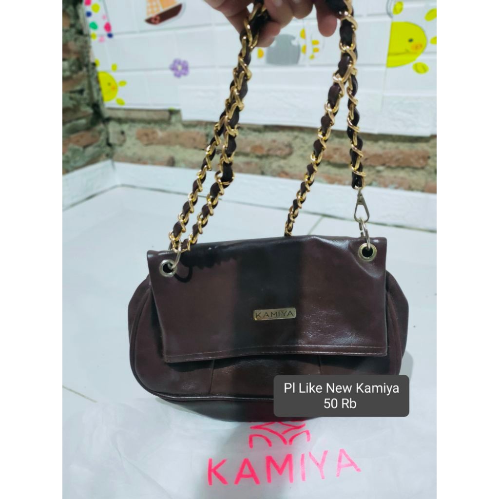 Tas Kamiya maroon