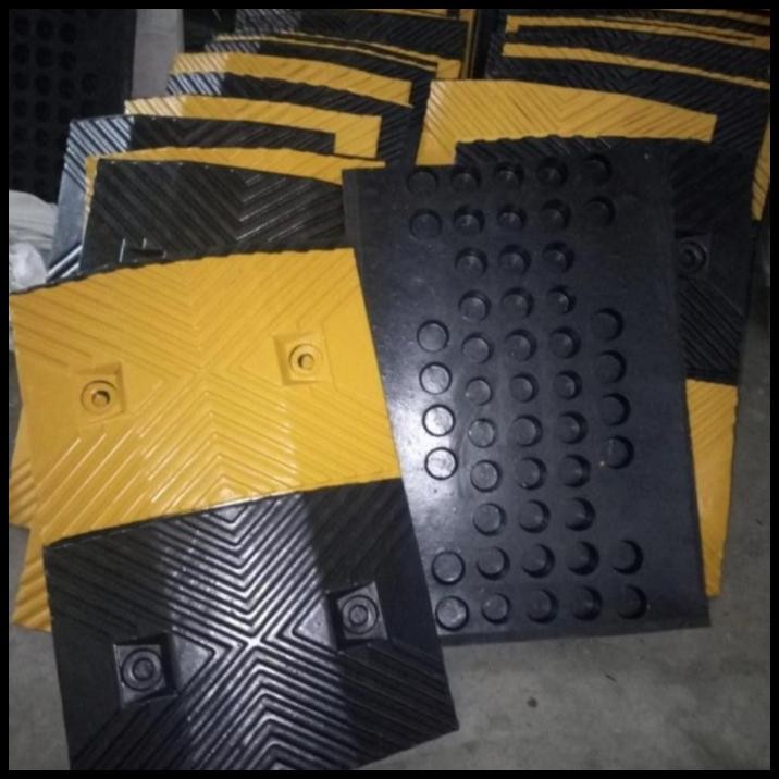 SPEED HUMP RUBBER / POLISI TIDUR KARET 50 CM / SPEED BUMP