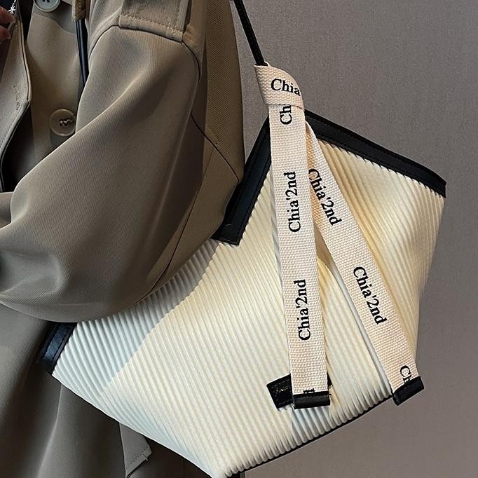 Jennie Bag Chic Charm Tas Totebag Wanita Resleting El Korea