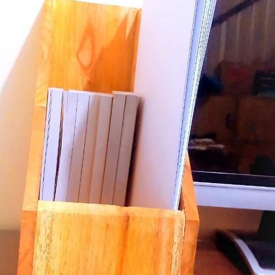 

TOP Box File Kayu Mahoni Elegan Rak Tempat Kertas Kotak Dokumen Arsip GM