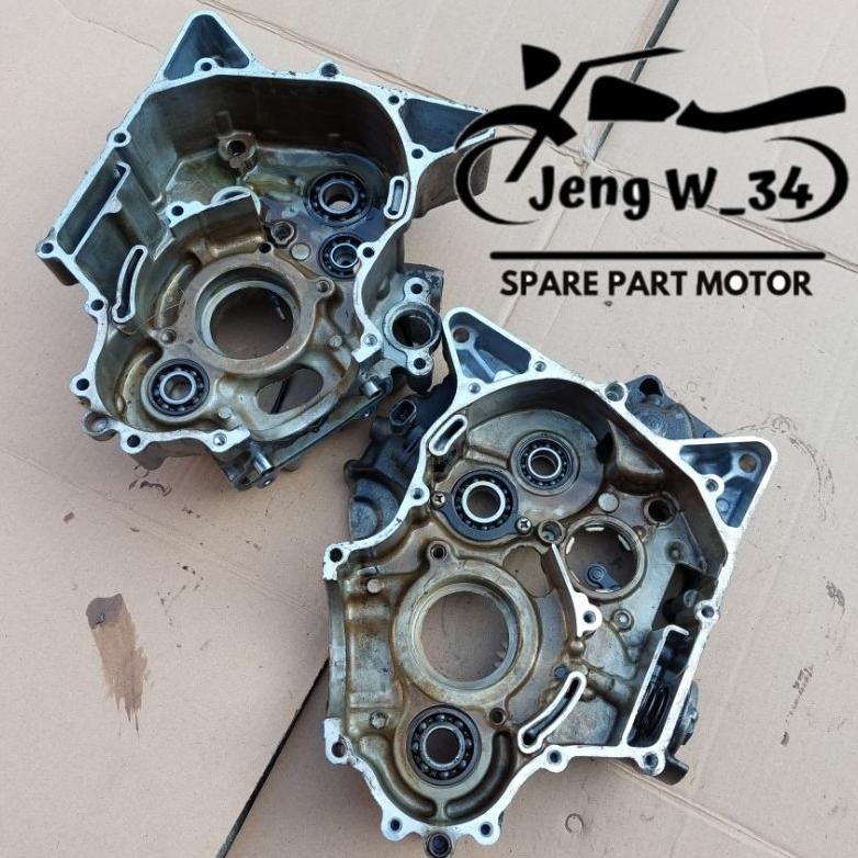 CRANKCASE BLOK KALTER TENGAH KANAN KIRI NOMER MESIN NEW VIXION KODE 1PA ORIGINAL