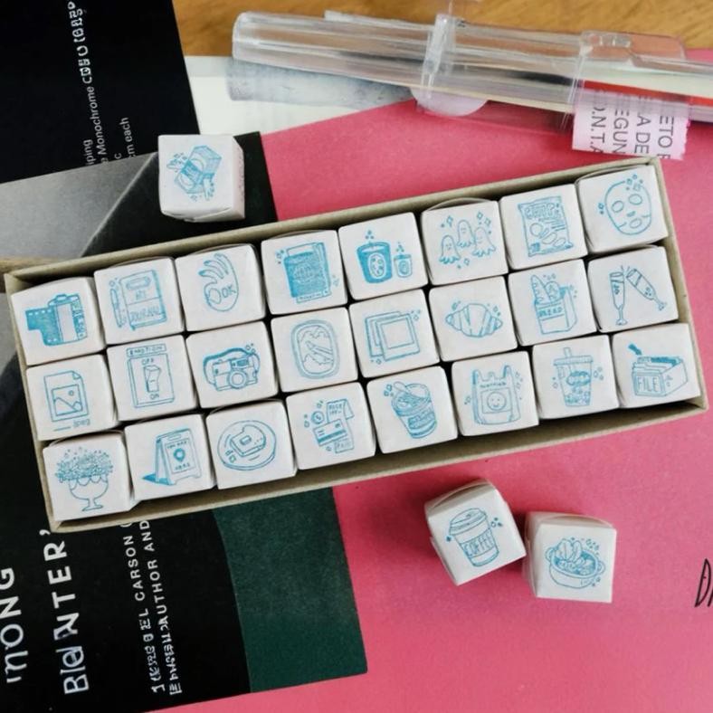 

Kurukynki Day to Day Mini Rubber Stamp RB3