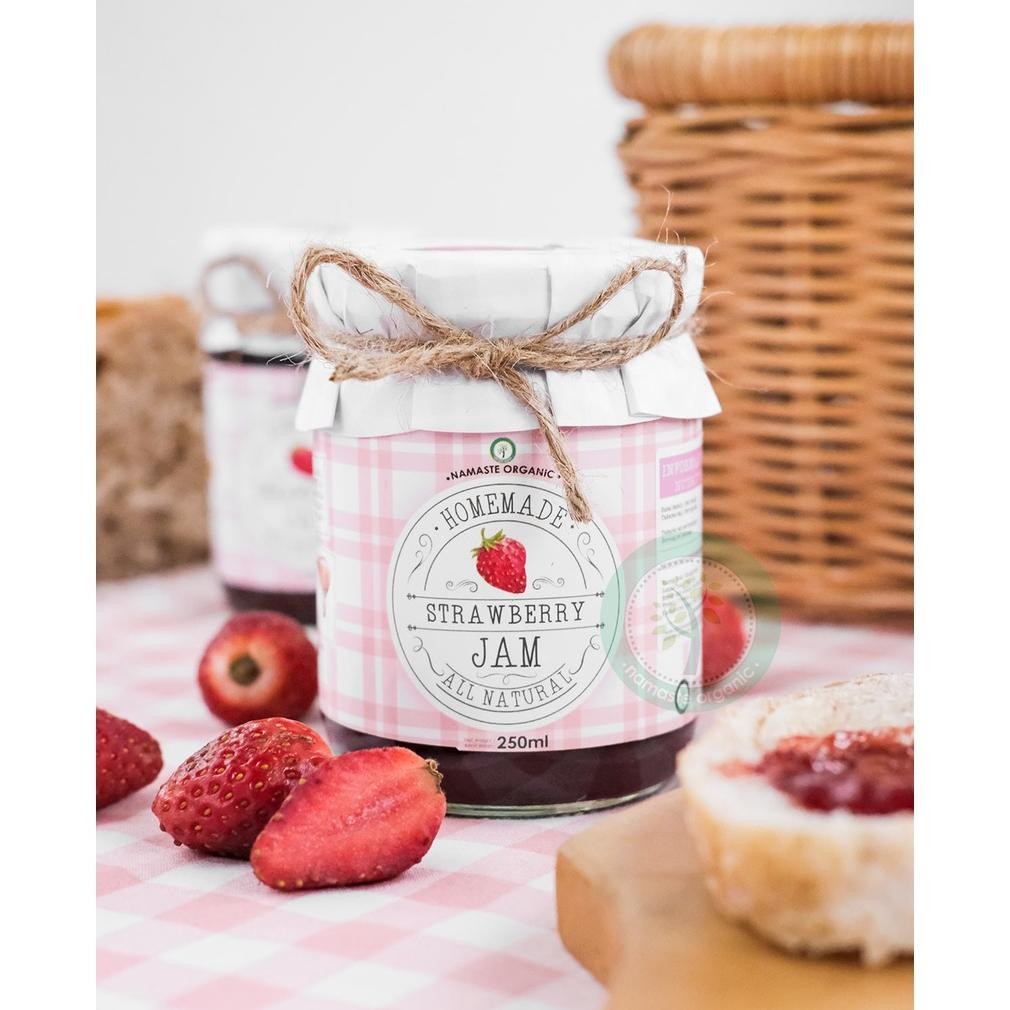 

HOMEMADE STRAWBERRY JAM - MADE WITH REAL STRAWBERRY N RAW HONEY 250ML Nugi