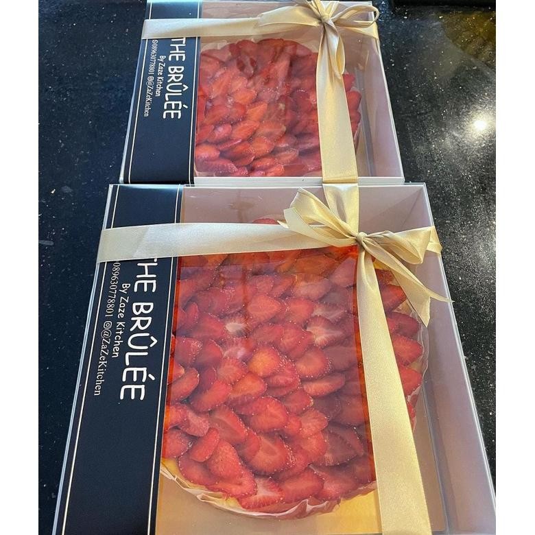 

burnt cheesecake strawberry Nugi