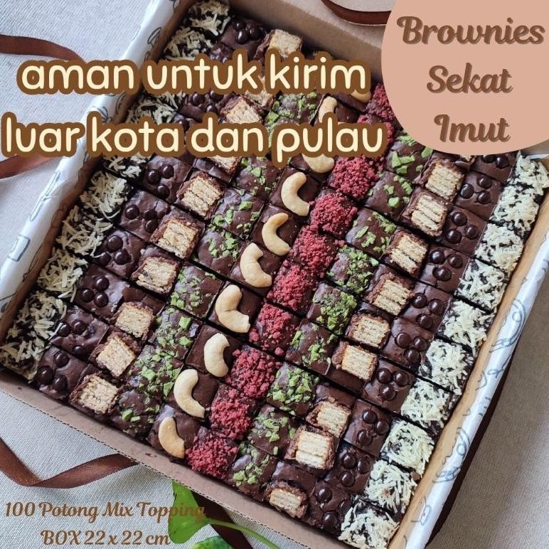 

Brownies Sekat Imut 100 Potong Large Box 22 x 22 Fudgy Brownies Panggang Bandung Nugi