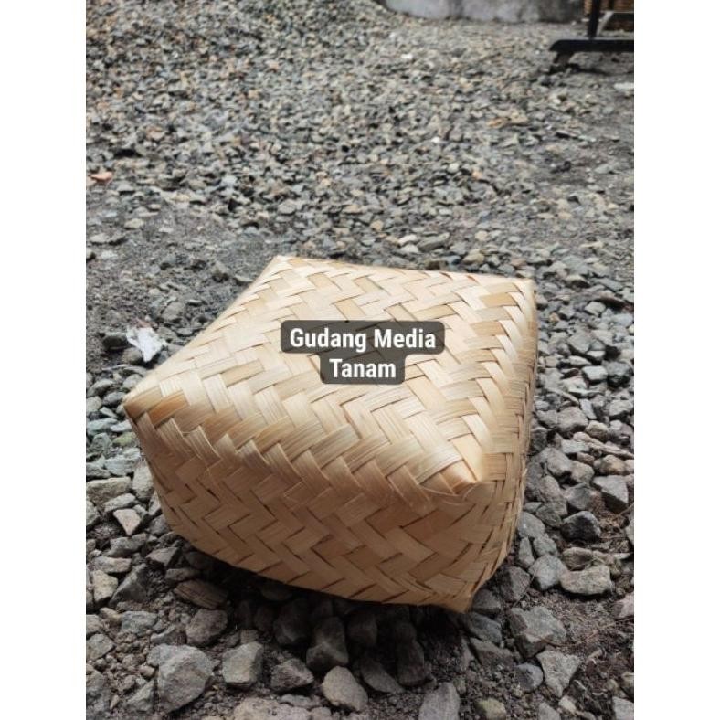 

Besek hampers 20* 20cm 5pasang tanpa pita Nugi