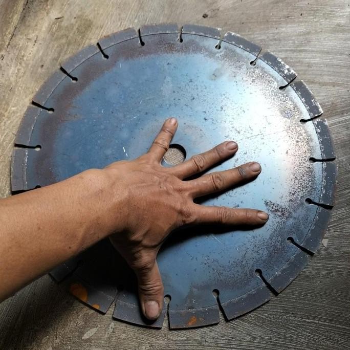 piringan serkel bekas gergaji batu dim 35cm stok banyak bahan piso golok2