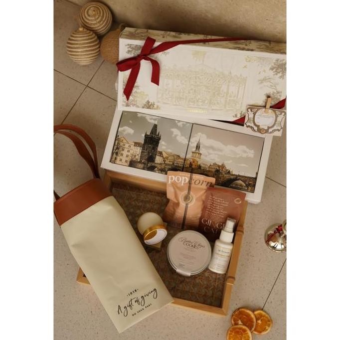 

Produk Baru!! LANCASTER Christmas Hampers Nataru | Kado Natal & Tahun Baru Gift Box Parcel Eksklusif