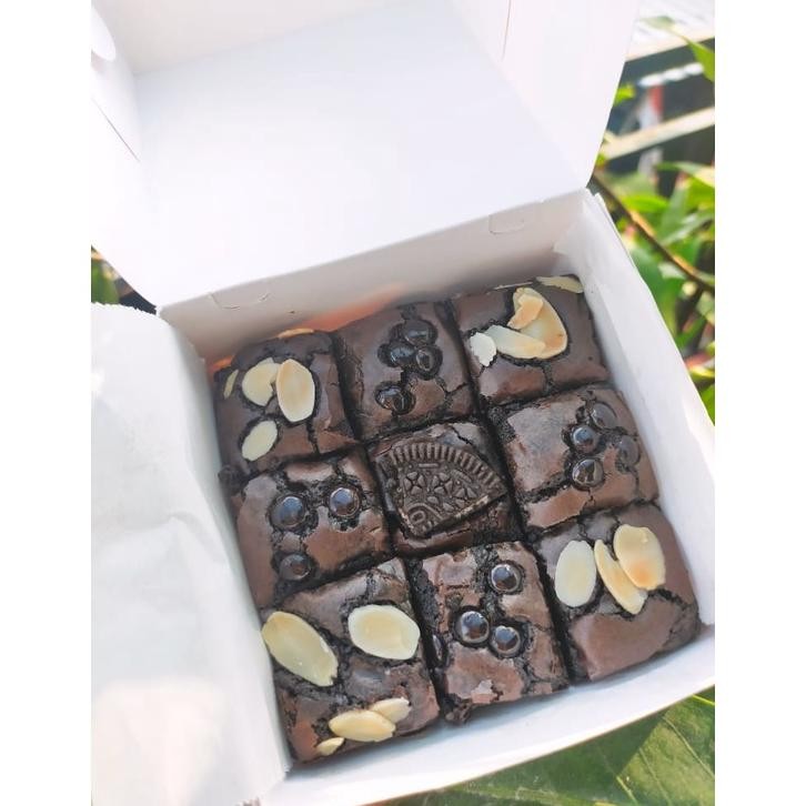 

Promoo!! BROWNIES FUDGY/BROWNIES SEKAT PANGGANG Brownis Lumer 10x10 BROWNIES FUDGY SHINY