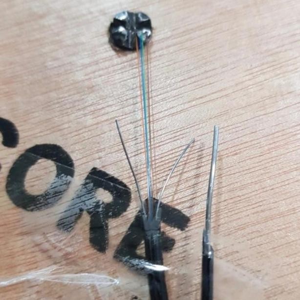 Kabel fo outdoor 4 core/ kabel drop wire fo 4 core 3seling/ftth 4core Terlaris