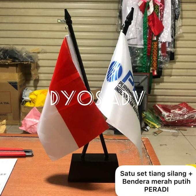 

New bendera peradi meja baru + tiang silang kayu (satu set)