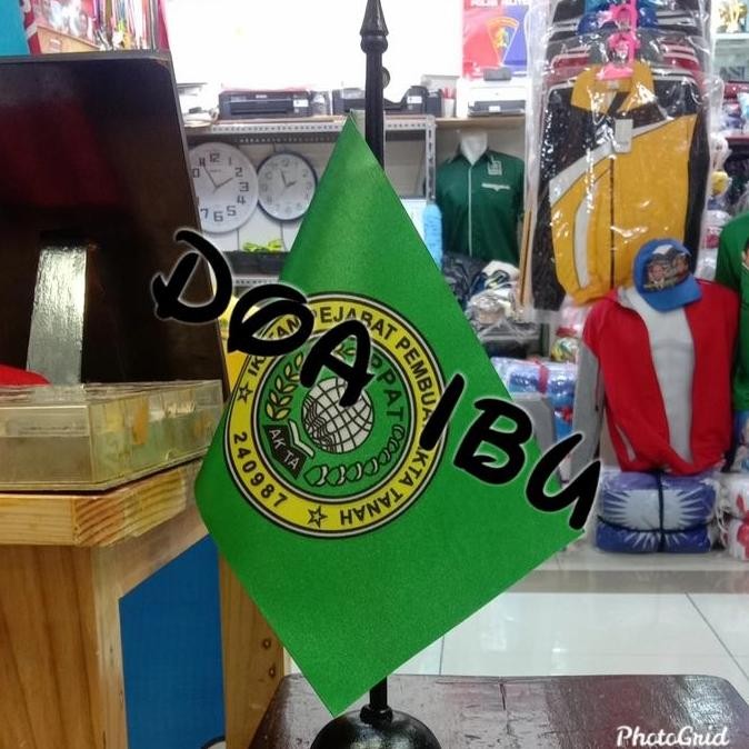 

New bendera logo IPPAT+tiang kayu meja