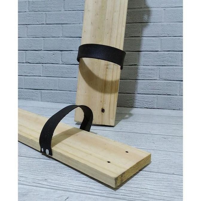 

SANDAL BAKIAK KAYU UNTUK LOMBA KAPASITAS 3 ORANG MS