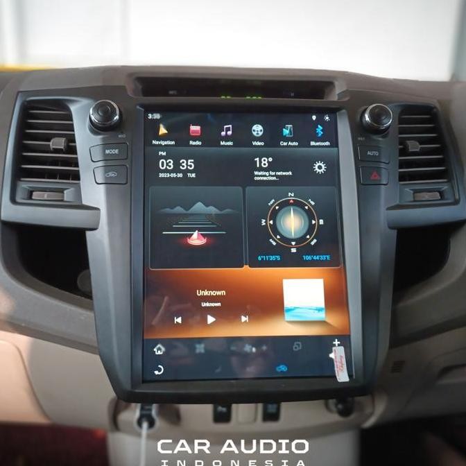 // Head Unit Tesla Android Toyota Fortuner Lama //