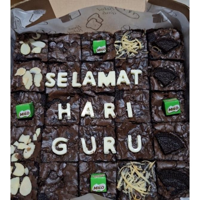 

Custom Tulisan Fudgy Brownies Khusus Nt Sameday