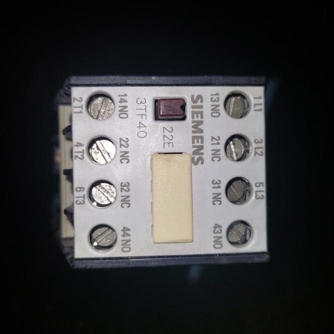 Kontaktor 3Tf40 22E 20A 24Vac 3P + 2N0-2Nc Siemens Hemat