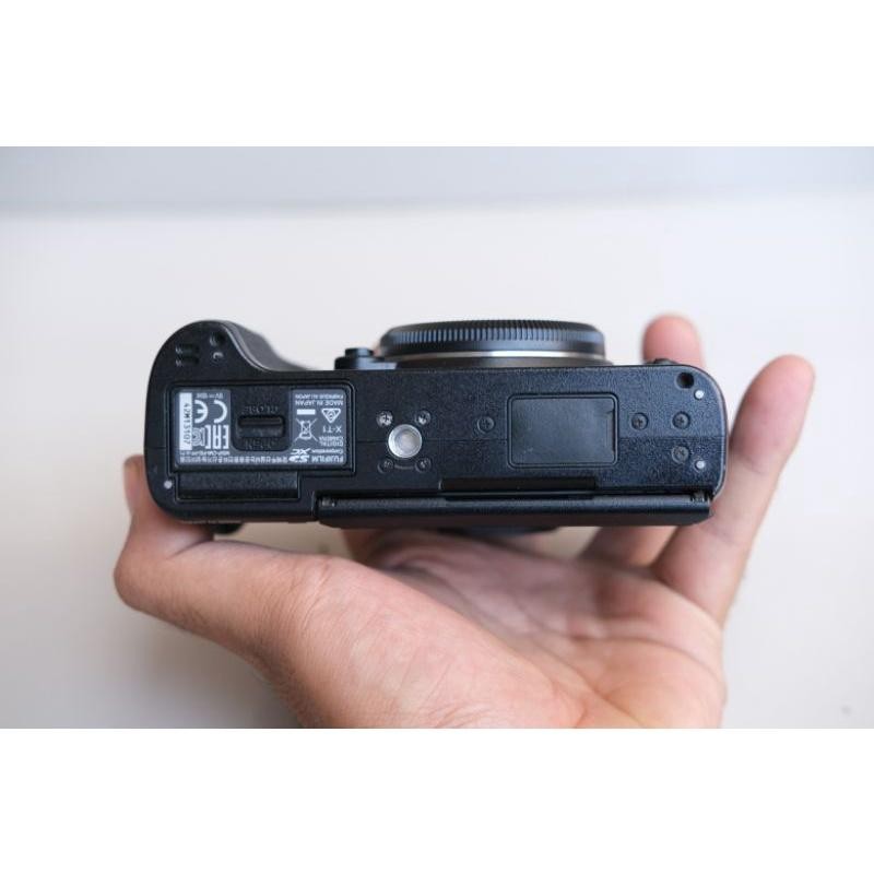 Sv Fujifilm X-T1 Bo Fujifilm Xt1Bo Fujifilm Xt-1 Body Only Fullset Bekas Mulus Bukan Xt2 Xt-2 X-T2 I