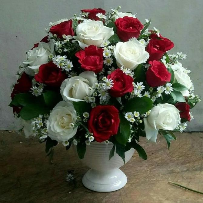 Bunga Mawar Pot/Vas Keramik Asli Segar