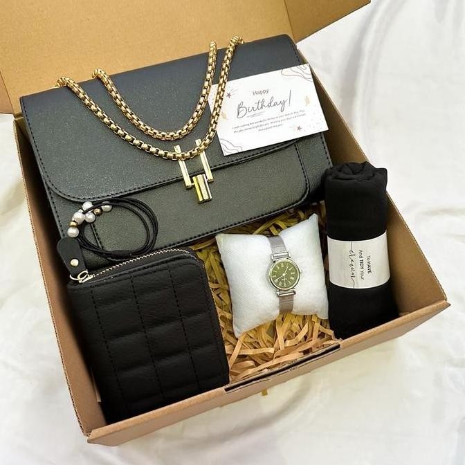 

Ready Hampers Gift Box Meica Bag | Kado Ulang Tahun Pacar, Ibu, Guru, Wedding, Wisuda