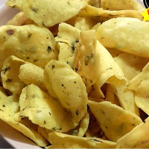 

CCF Paket Hemat 1kg dapat 2 macam. 500 gram comring bawang + 500 gram keripik kaca