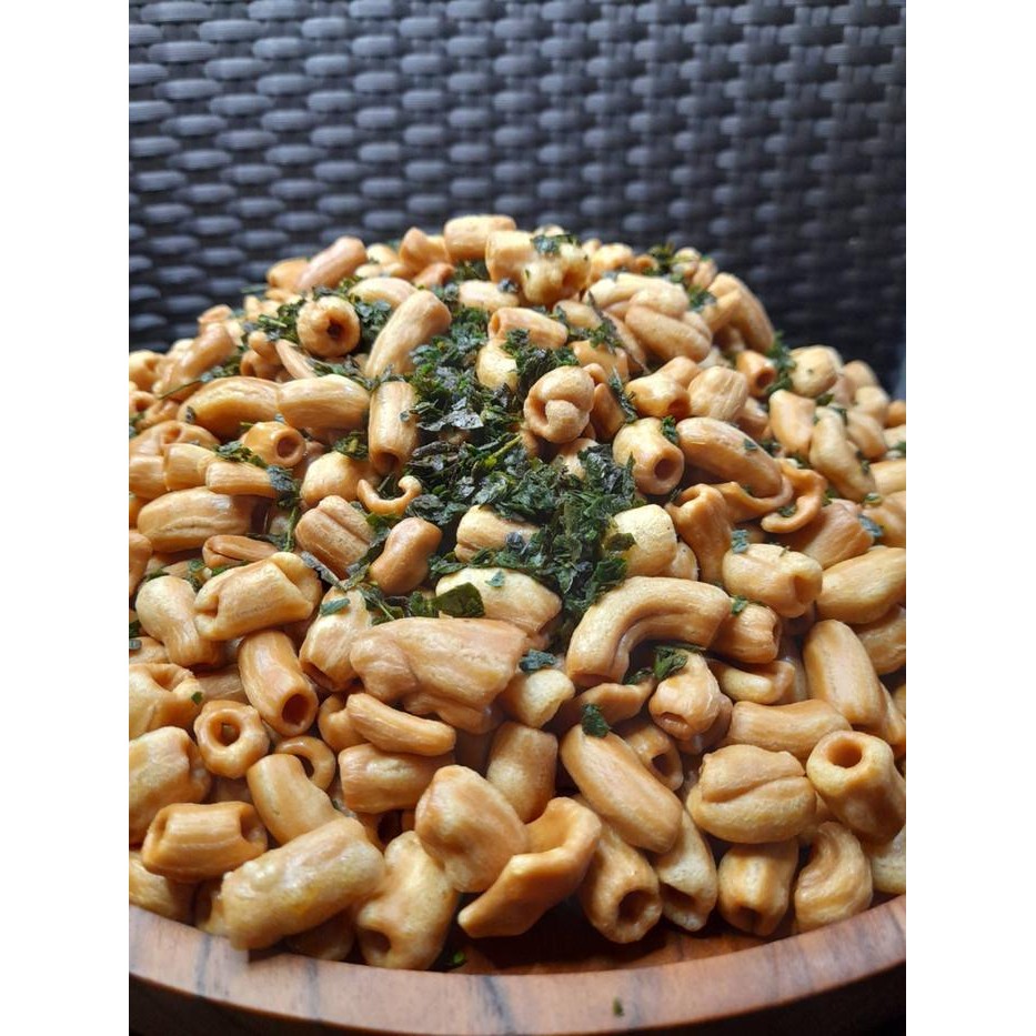 

FF MAKARONI BANTAT 500 GRAM / CEMILAN KERING/ ANEKA MAKARONI Food Snacks Pedas Makanan Keripik