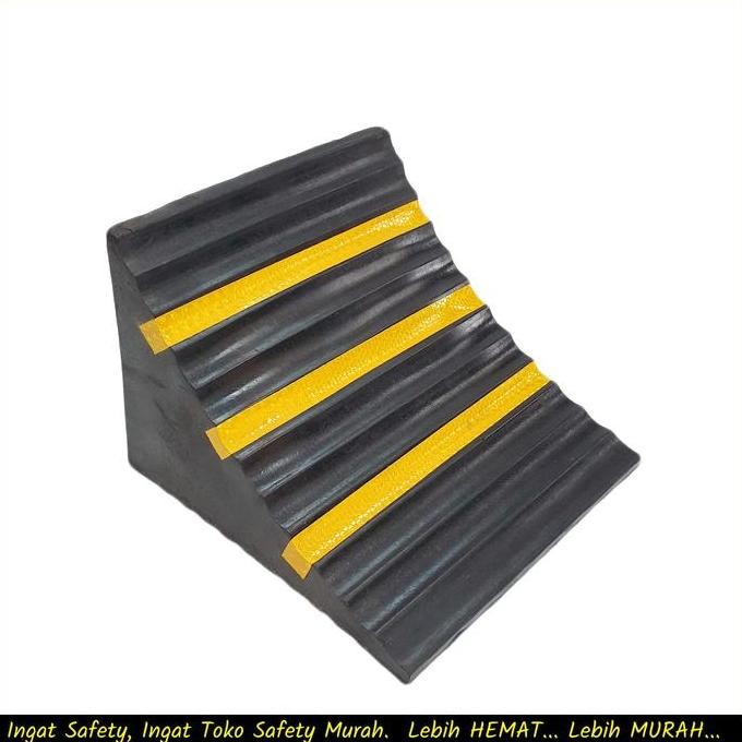 Wheel Stopper Chock Besar Rubber / Ganjal Ban Roda Mobil Bus Truk / Karet Penahan Roda / Ganjalan Tr