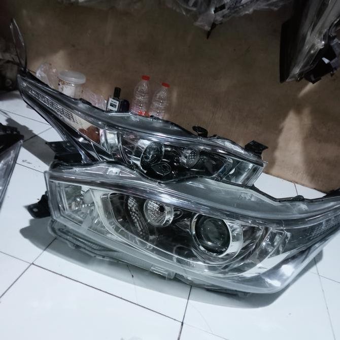 Headlamp lampu depan Yaris 2016 original Original