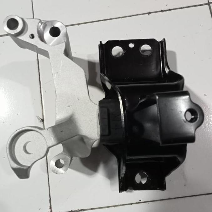 *****] mounting kanan xtrail T31 2000 cc