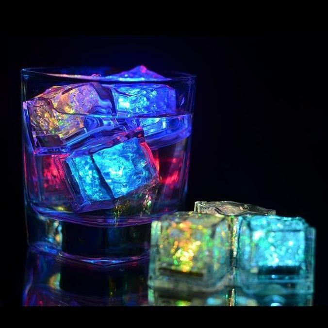 [Bisa Cod]Es Batu Bercahaya/Mainan Mandi/Es Batu Lampu Malam Suasana/Es Batu Berkilau/Cahaya Bercaha