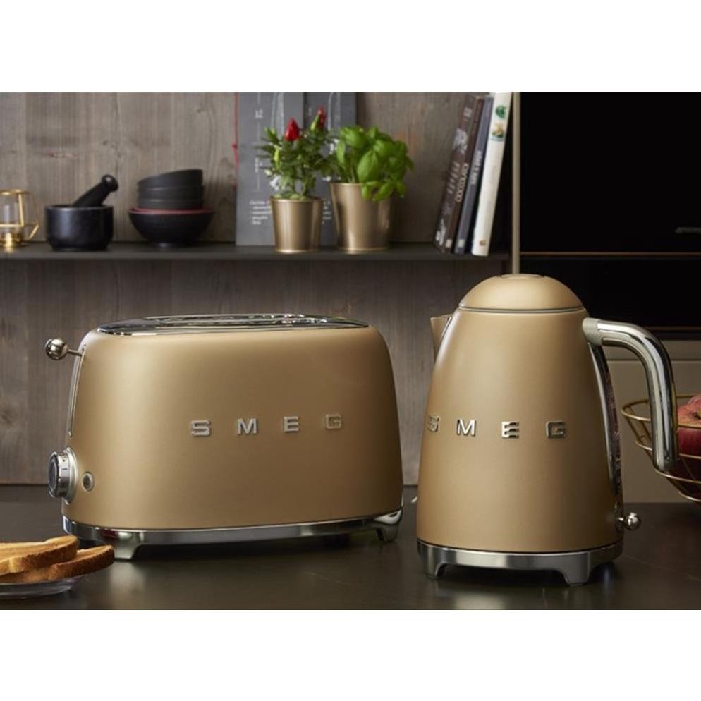 SMEG KLF03 Kettle - 50`s Retro Style Aesthetic