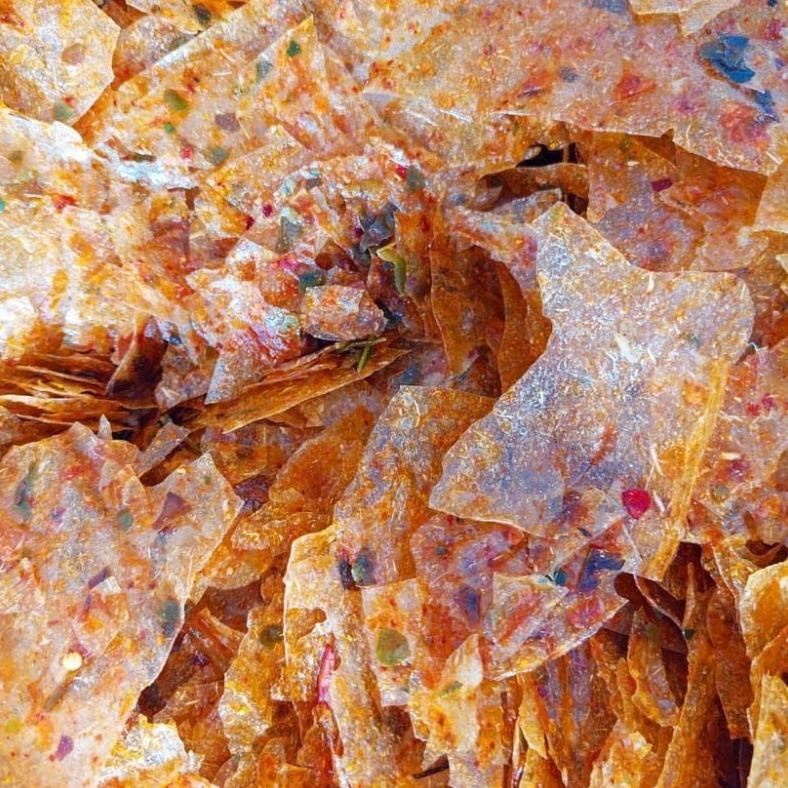 

ID | KERIPIK KACA 1KG MADODED PEDAS DAUN JERUK