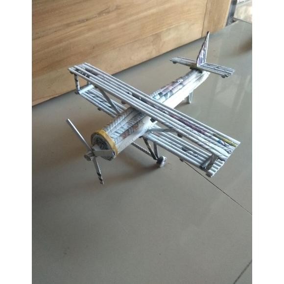 BEST KERAJINAN KORAN / PESAWAT DARI KORAN /KERAJINAN KORAN BEKAS / KERAJINAN KORAN BENTUK PESAWAT