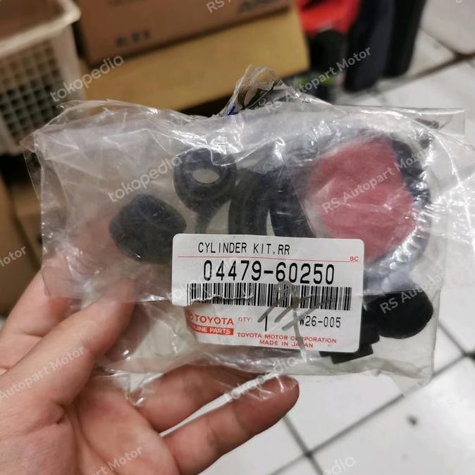 Kaliper Kit Belakang Landcruiser Cygnus Uzj100 Original Toyota Favorit