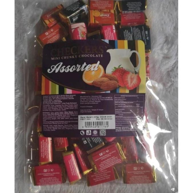 

Chocolate Checkers Mini Chunky/Coklat Susu Checkers Almond Fruit Food