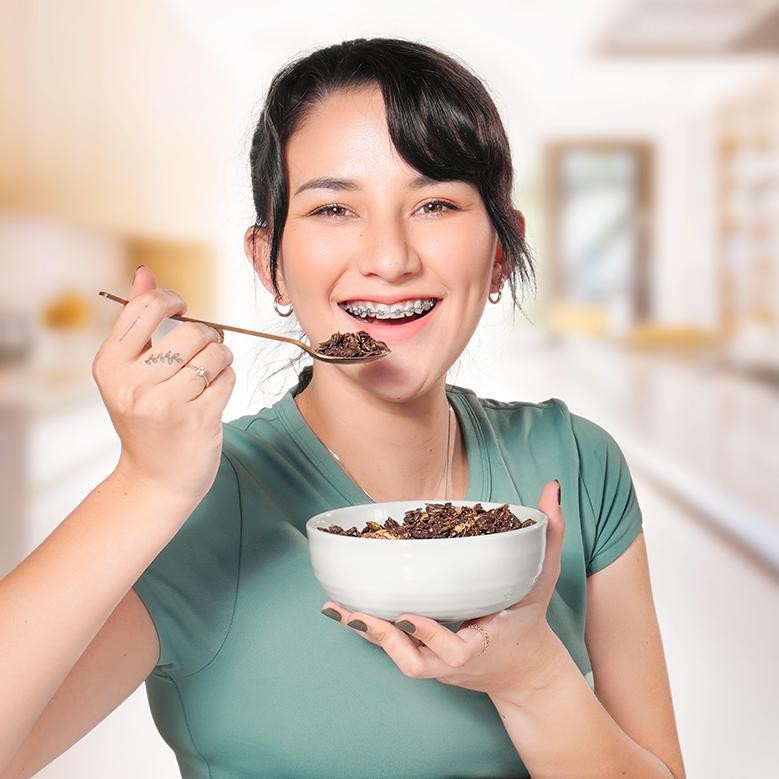 

Heatshrin Ricu'S Secret Granolyfe - Sereal Oat Gandum Granola Dark Chocolate Dengan Stevia (1 Pouch) He13