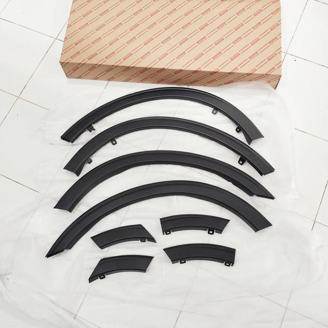 Spoiler Over Fender Bodykit Toyota Innova Reborn Venturer Facelift 2021 2022 Ori 1Set 8Pc Teruji Kua