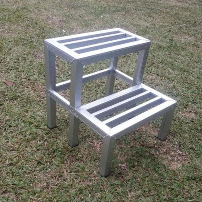 Rak Pot Bunga Besi Bersusun Minimalis