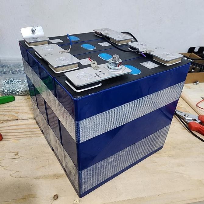Battery Baterai Lifepo4 12V 150Ah cell 2024