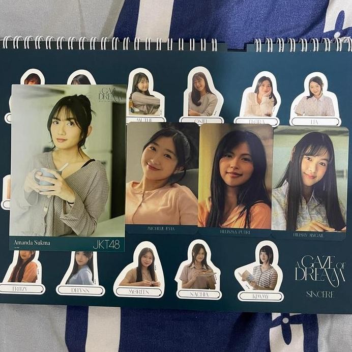 

restock !!! Photopack / Photocard Kalender 2025 JKT48 - Amanda / Levi, Lily, Eli