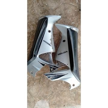 Body sayap depan Honda Supra x 125 tahun 2005