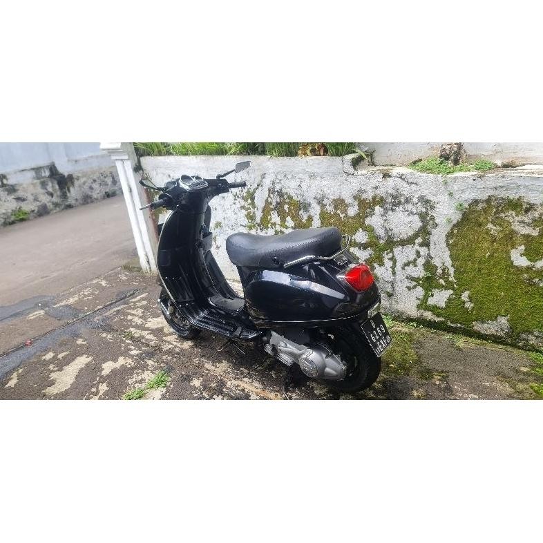 Premium Vespa Motor Vespa Lx125 2V 2011 Karbu Plat B Bekas