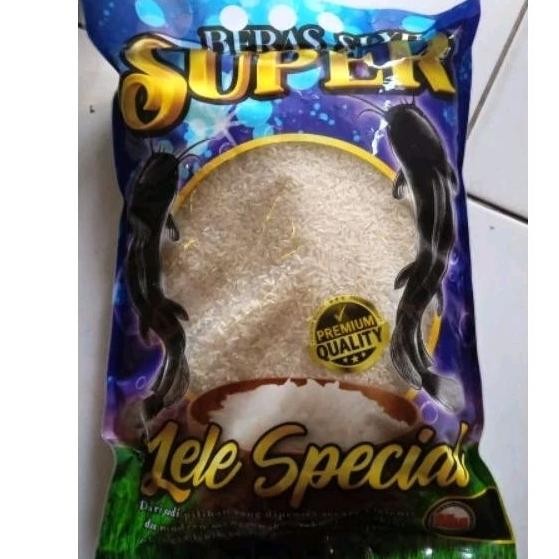 

{Salt} Beras Rojolele / Lele Super 3,3Kg (Kemasan Random) We-53
